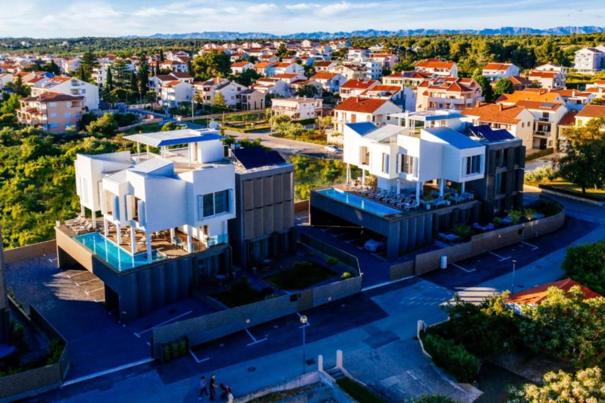 Dedaj - Almaro Apartment