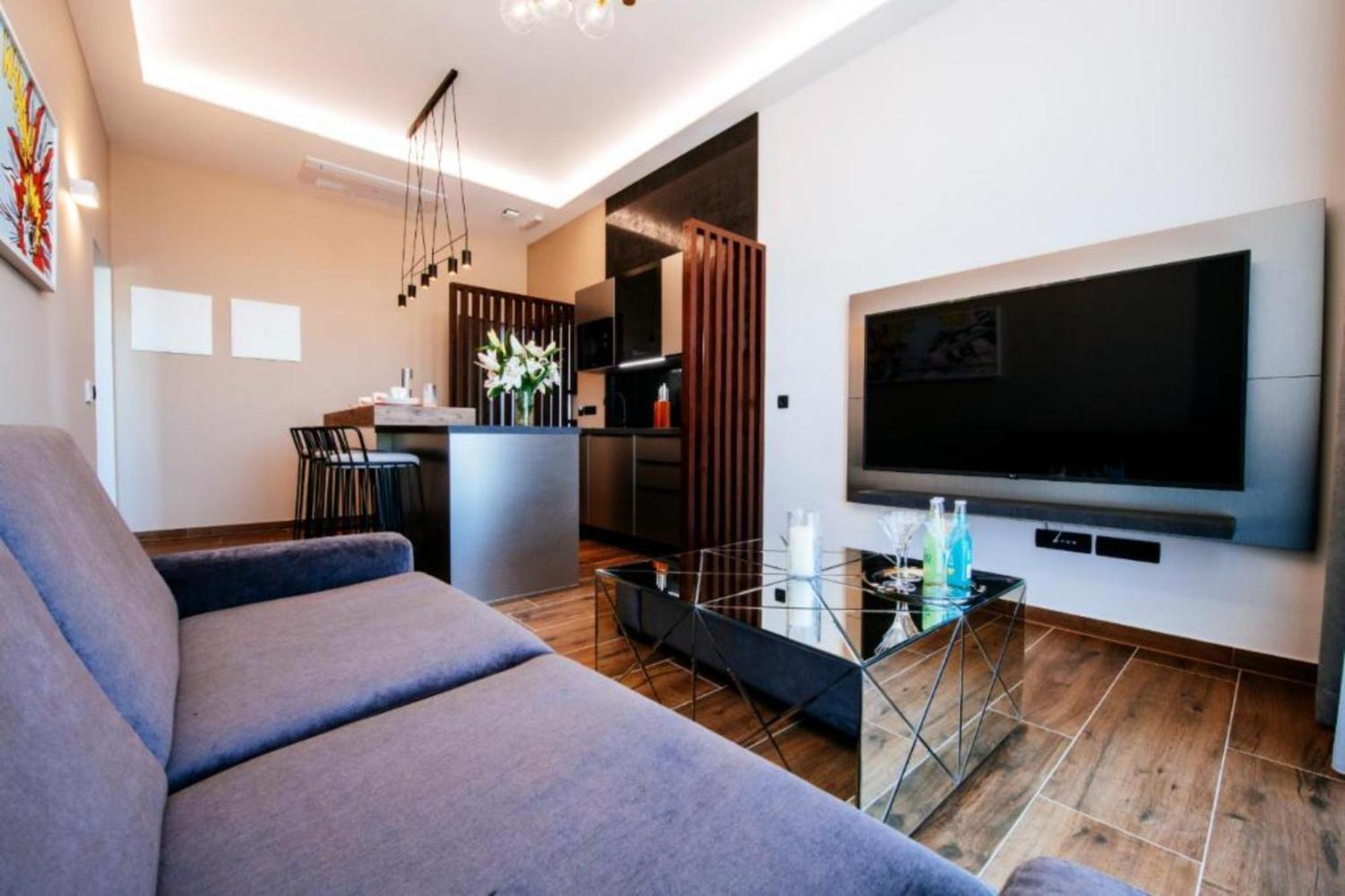 Dedaj - Almaro Apartment