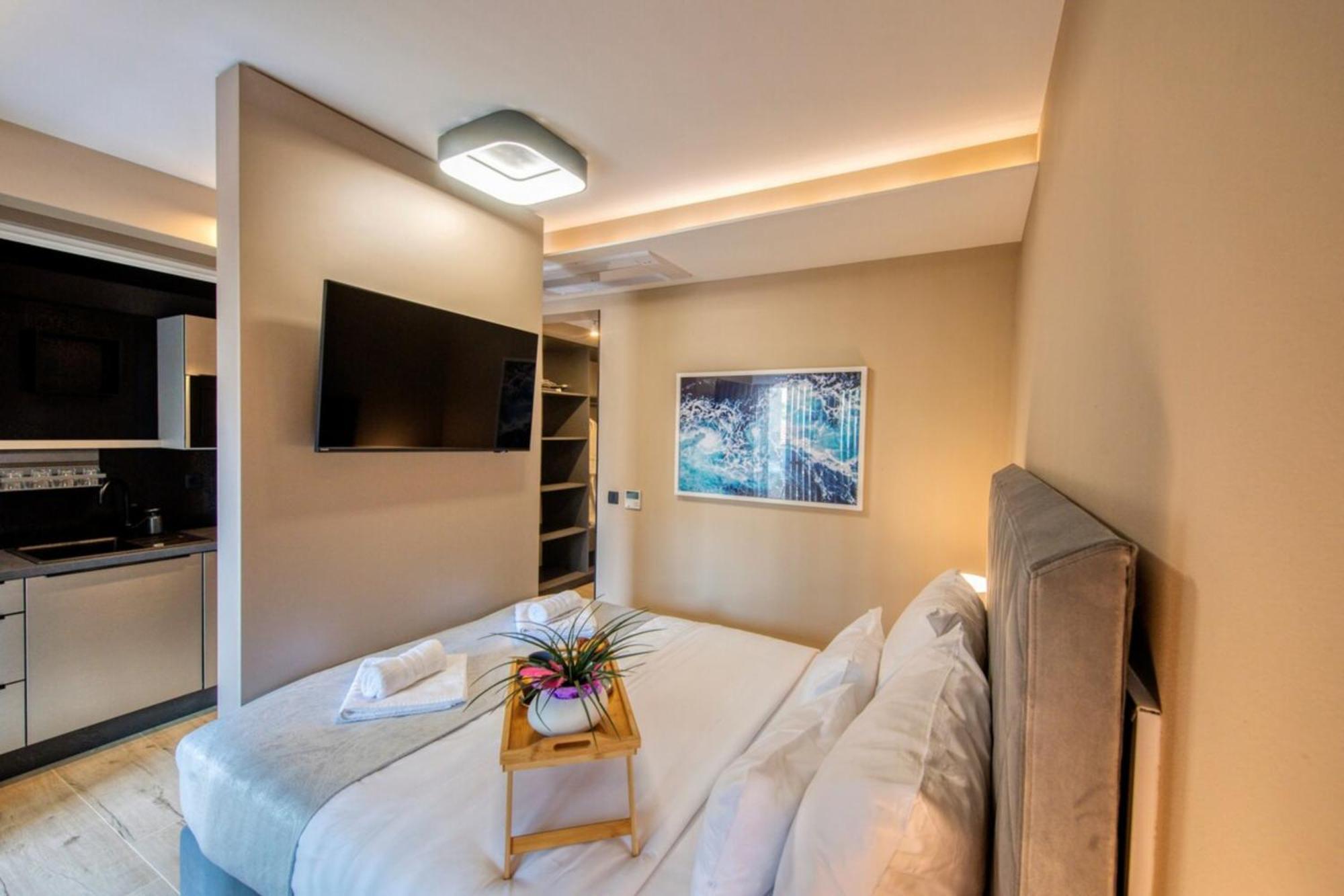 Apartment Dedaj - Almaro